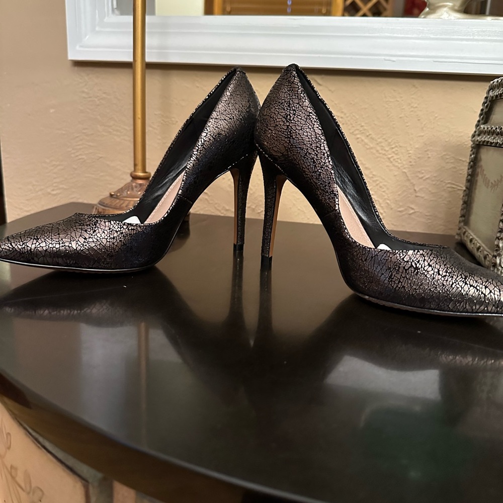 NEW Charles David Heels